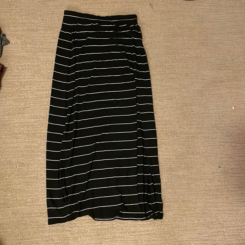 American Eagle long skirt with slit, size small